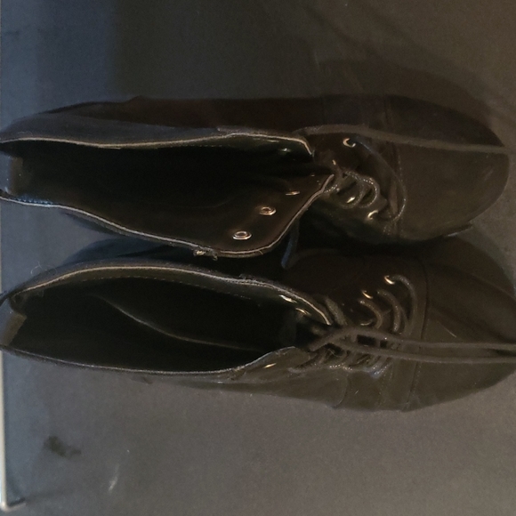 Black laced boot heels - Picture 1 of 4